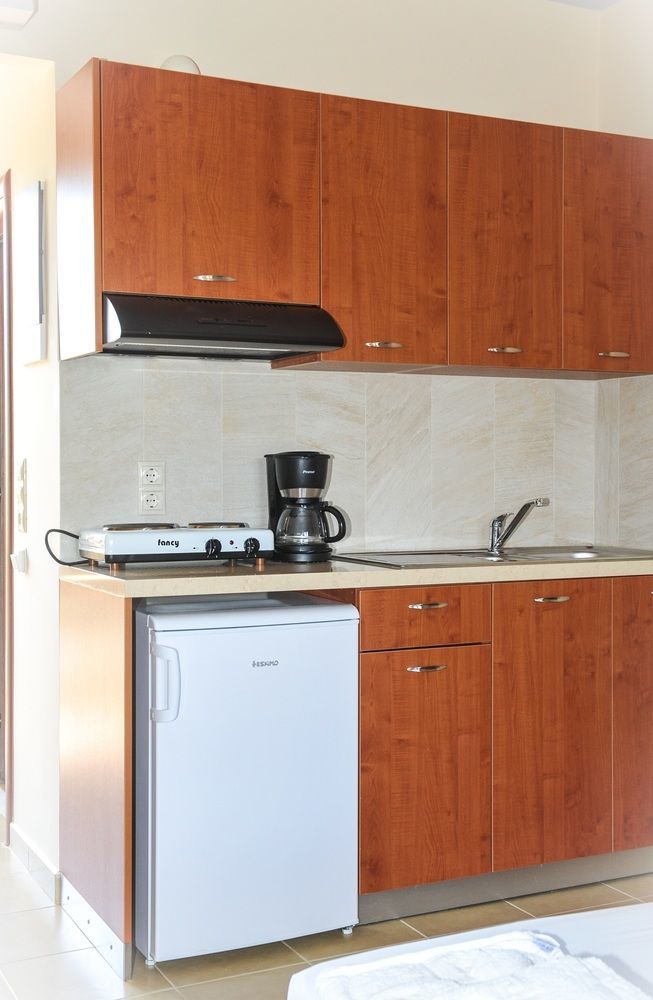 Ilyssion Holidays Hotel Ялиссос Экстерьер фото